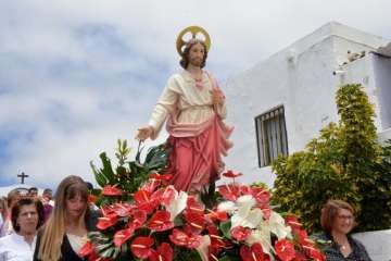 La Gavia procesiona a sus patronos en el último día de su fiesta (Foto Francisco Javier Santana)
